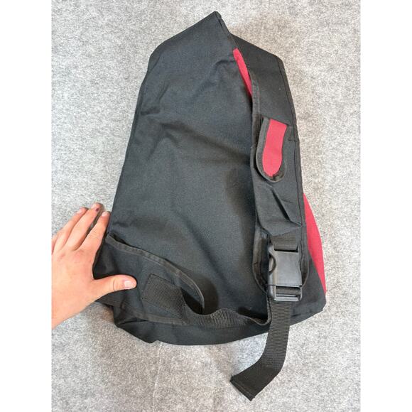 Vintage Y2K Oakley One Shoulder Training Bag Red Black Adjustable Crossbody - Picture 4 of 4